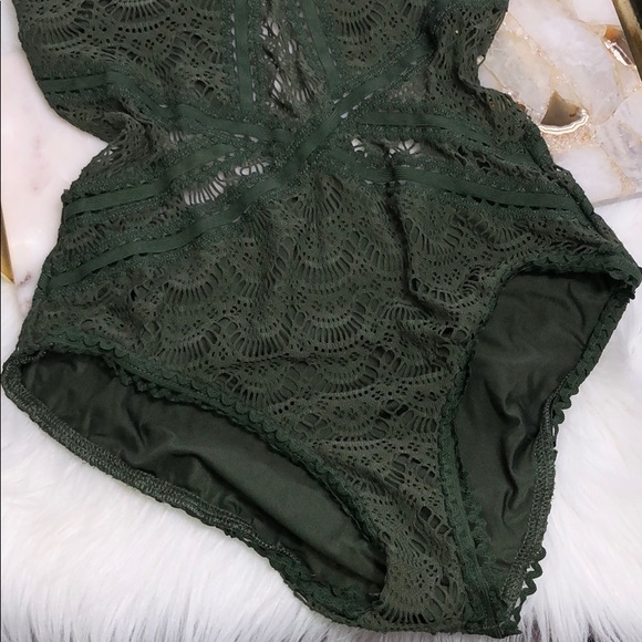 LAST ONE 🔥BECCA HIGH NECK CROCHET SWIMSUIT - Picture 2 of 5